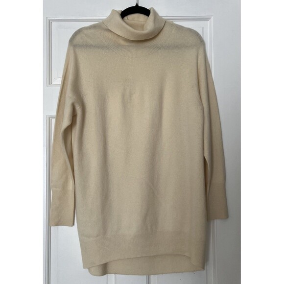 Uniqlo Turtleneck Sweater Womens Small Cashmere Cream Oversized Quiet Luxury - Picture 1 of 7